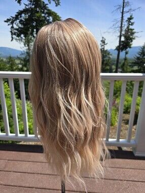 CSC Petite Apricot Wavy with Bangs Women's Wig - Natural Blonde Blend